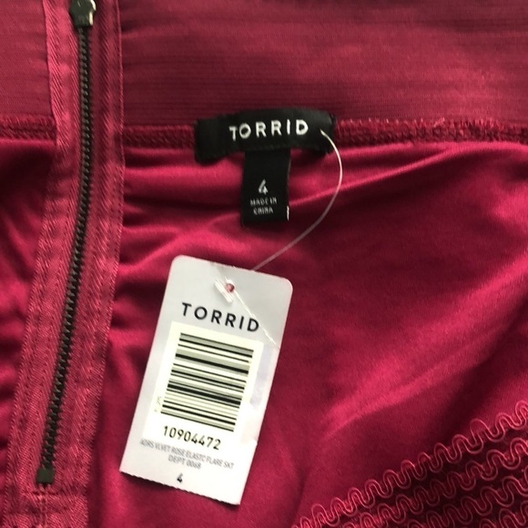 Torrid Fuchsia Berry Mesh Textured Pleated Flared Circle Skater Skirt Plus 4X - Picture 5 of 10